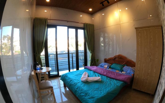 Queen room 1