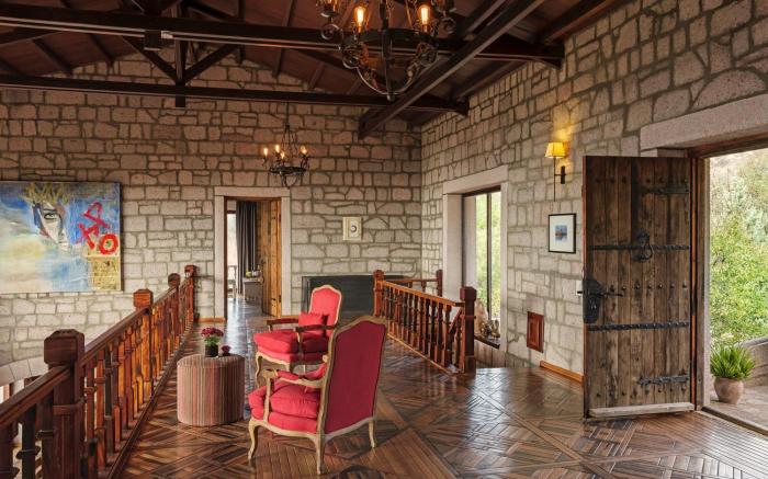 Simurg Inn
