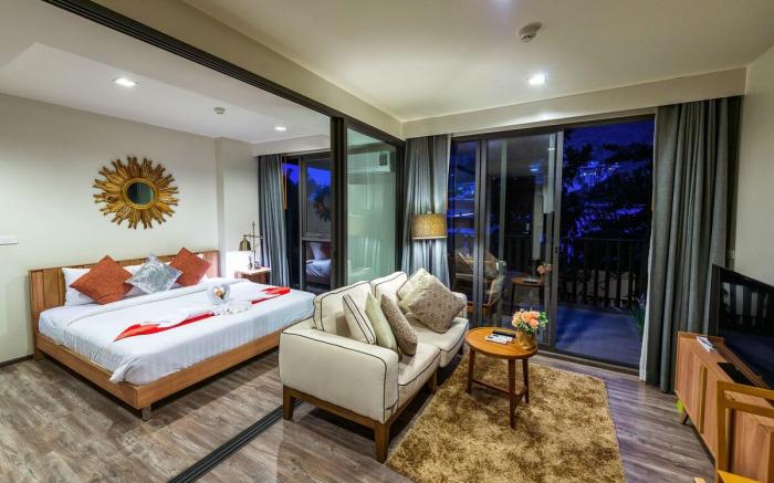 The DECK 闹中取静 巴东繁华黄金地段,无边双游泳池&健身房,温馨一室一厅带厨卫 24小时保安