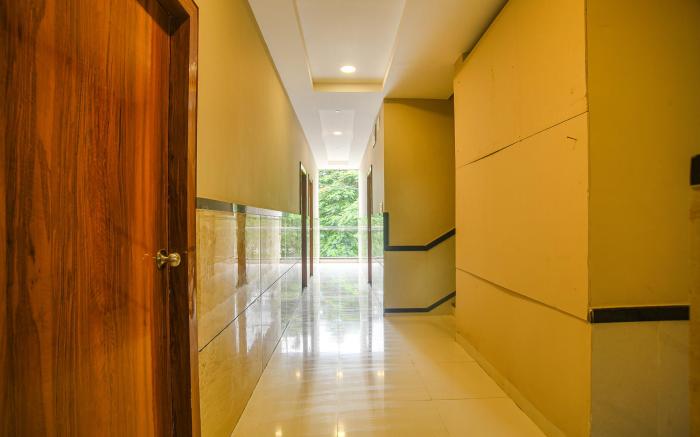 FabHotel Royal Palace