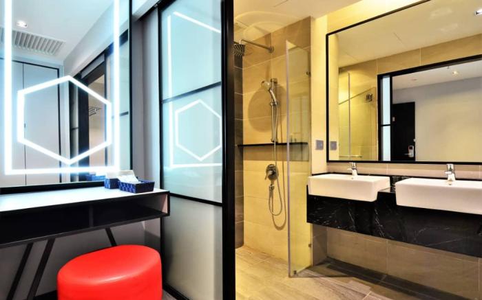 Red M101 by Oak Tree