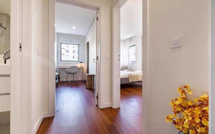 Nomad's Lux - 2BDR & Parking Flores Square Porto