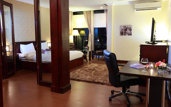 Seasons Riverside Hotel