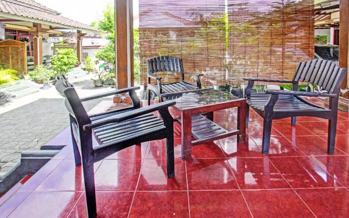 Hotel O Astri Homestay