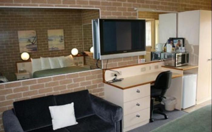 Grand Manor Motor Inn