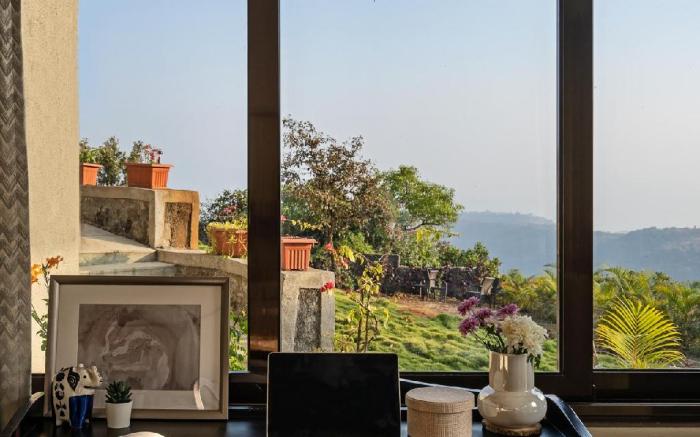 LohonoStays Villa Alborz