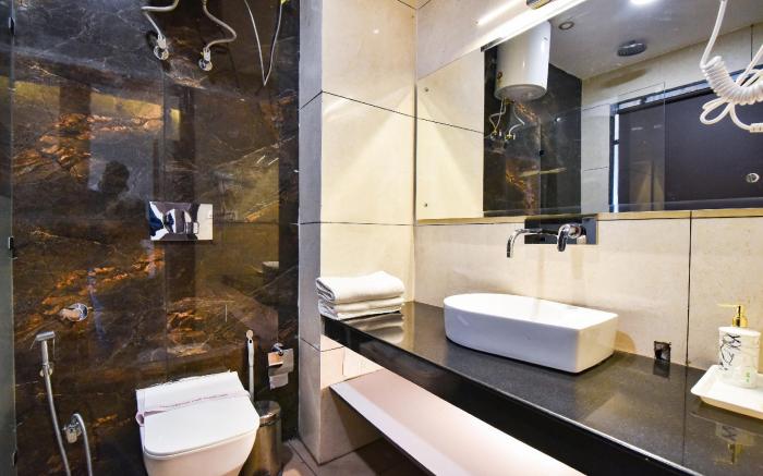 AH Grand Villa - Hotel Near Dalai Lama Temple