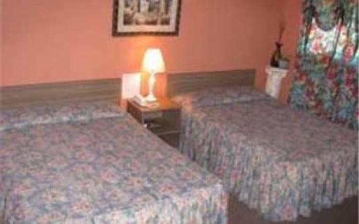 Four Seasons Motel