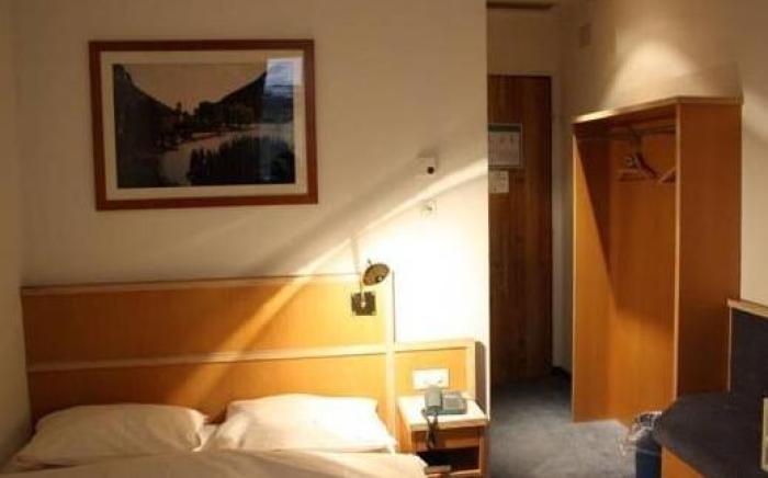 Enjoy 1313AG Hotel Touring