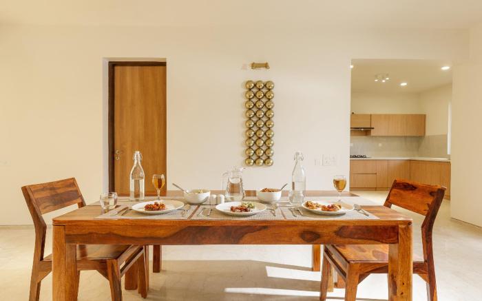 Royal County Villa by StayJade|Jacuzzi|BBQ|Lawn|AC