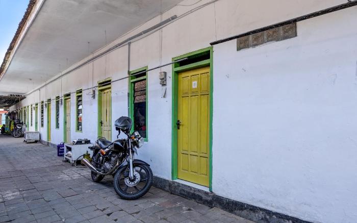 SPOT ON 92595 Umi Homestay Syariah