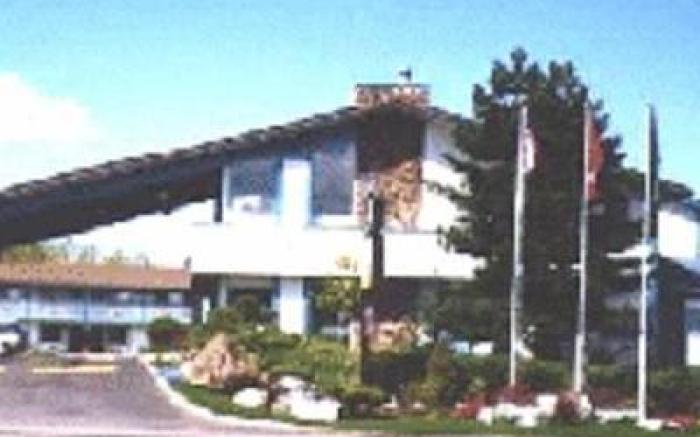 Western Inn Lakewood
