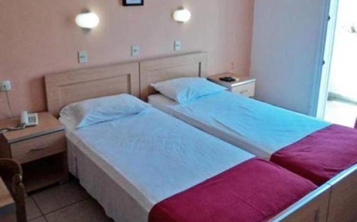 Zefyros Hotel