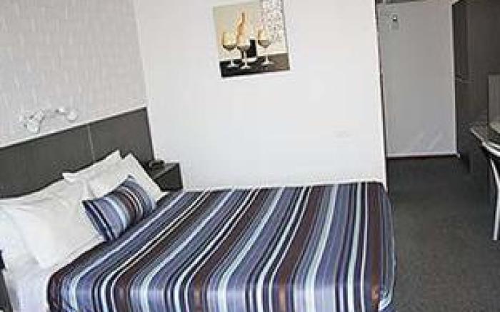 Raglan Motor Inn