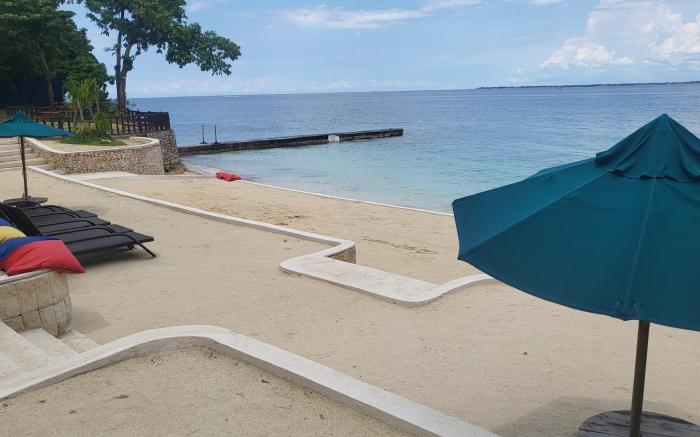 Seaview Apartment with Pool at Lapu-Lapu City