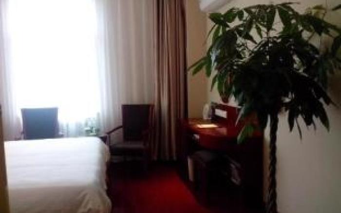 GreenTree Inn Jinan Pingyin Express
