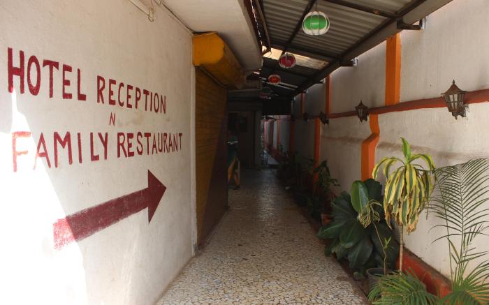 Hotel Jerome's Holiday Inn  