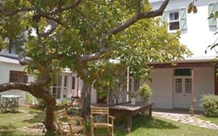 La Grenadine Petit Hotel