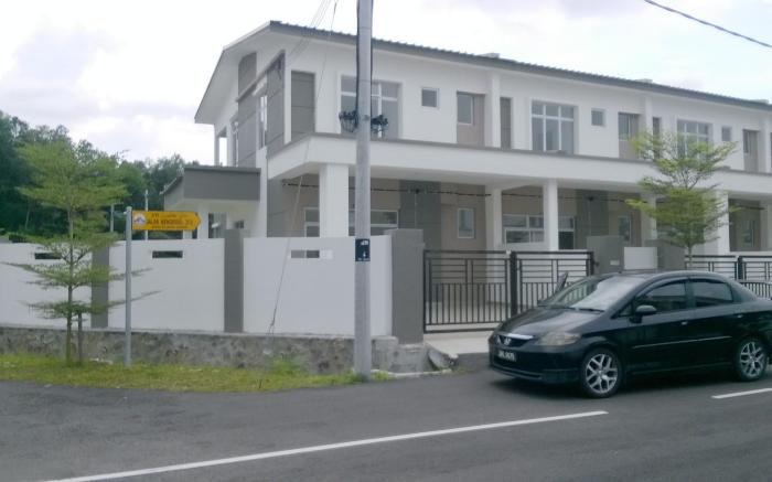 Husna Homestay Kluang (For Muslim Only)