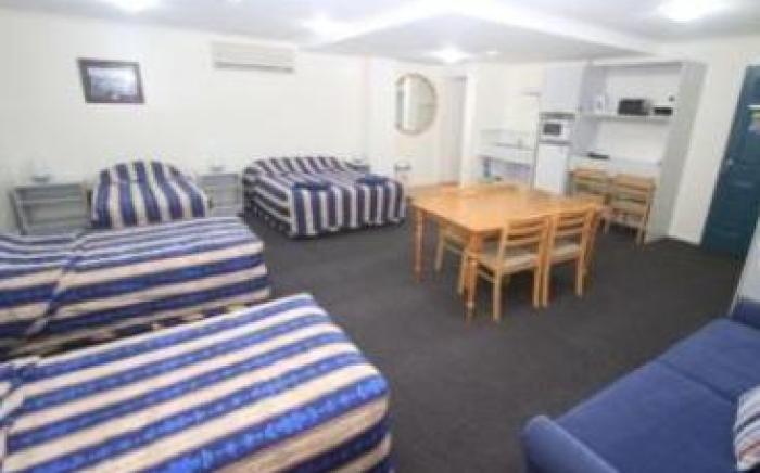 Lakeview Motor Inn