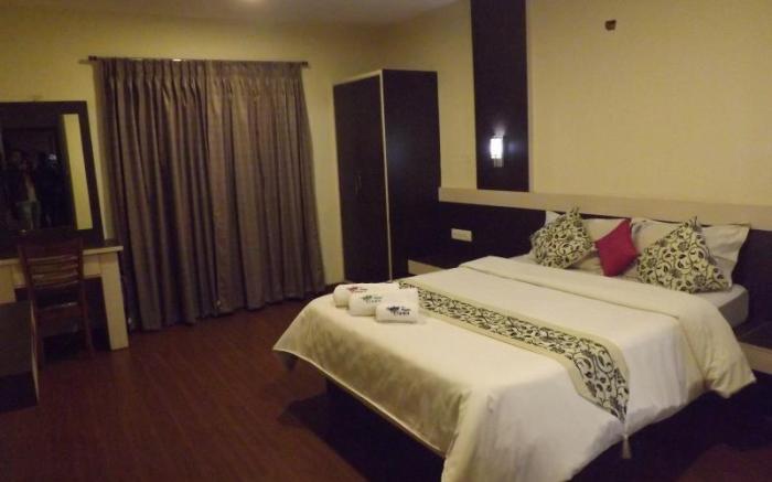 The Majestic Crown Hotel