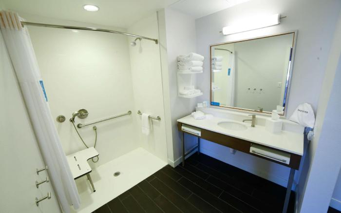Hampton Inn & Suites Forest City