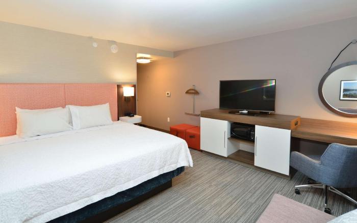 Hampton Inn & Suites Menomonie