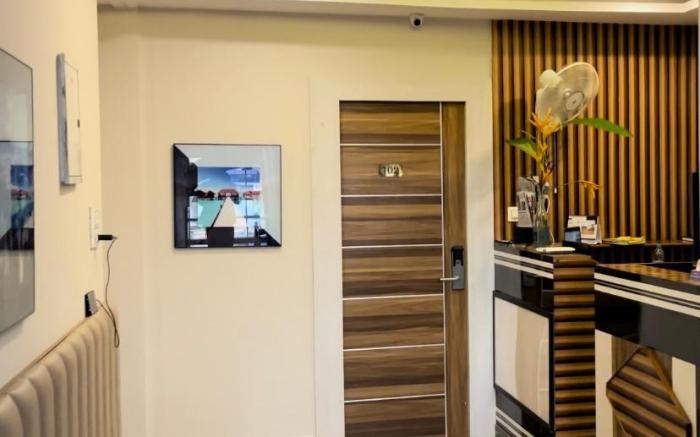 Hotel Avenue Suites - near International Airport Bangalore