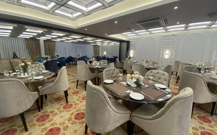 Unique Regency Hotel