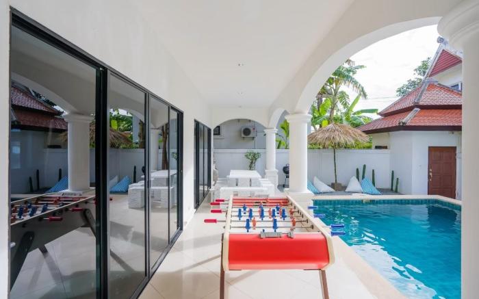 Play Story Pool Villa Beachfront House