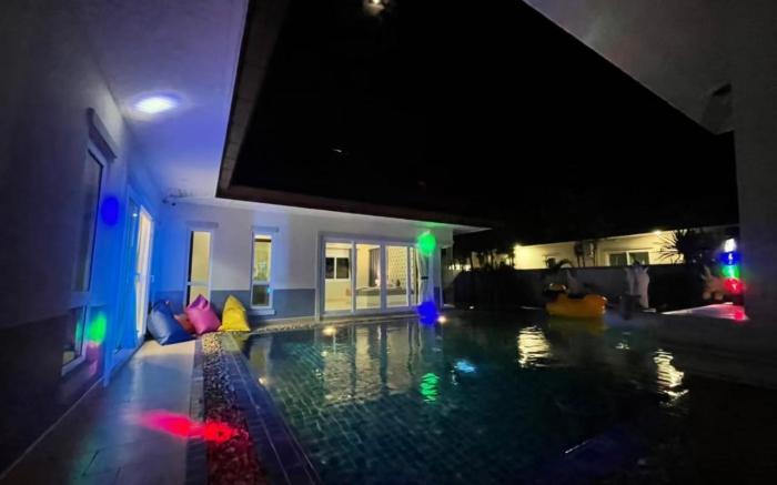 Play  Around Pool Villa