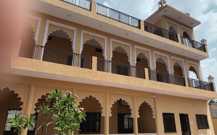 L S Haveli - A Heritage Lake View Haveli