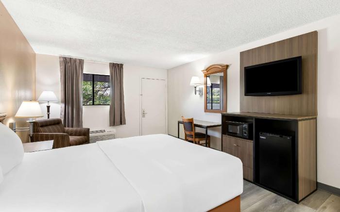 Quality Inn Middleburg Heights near Cleveland Airport