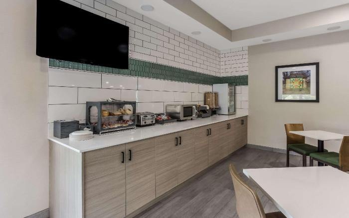MainStay Suites Bourbonnais - Kankakee