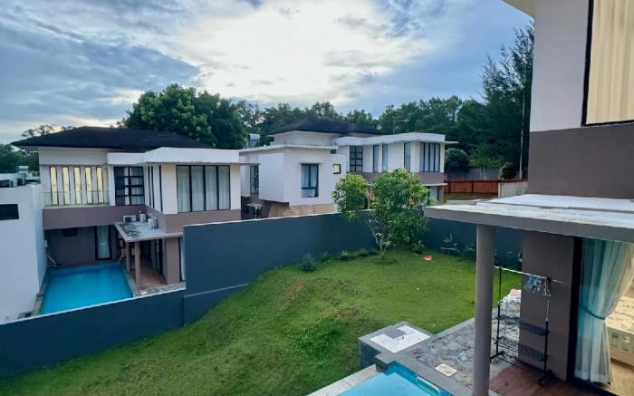 Monolog at Nagoya Valley (4BR Private Pool Villa)