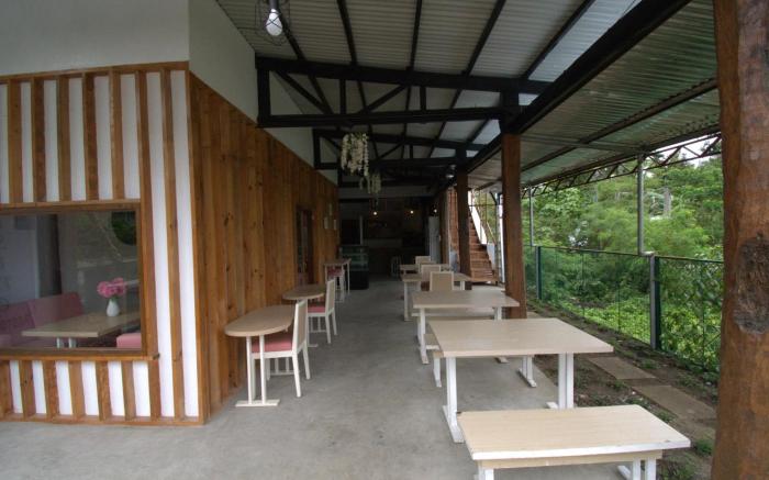  ARCuisine Restobar & Hotel