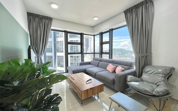 CIty View With MRT EkoCheras 2 Bedroom by MOKA