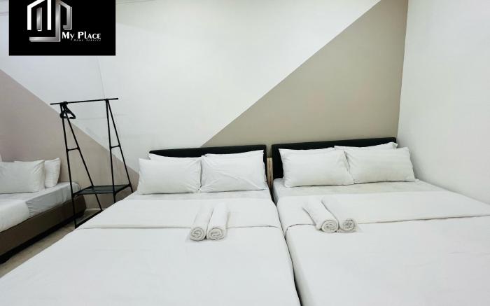 Chic 3BR Landed House Stylish Design & Comfort 164