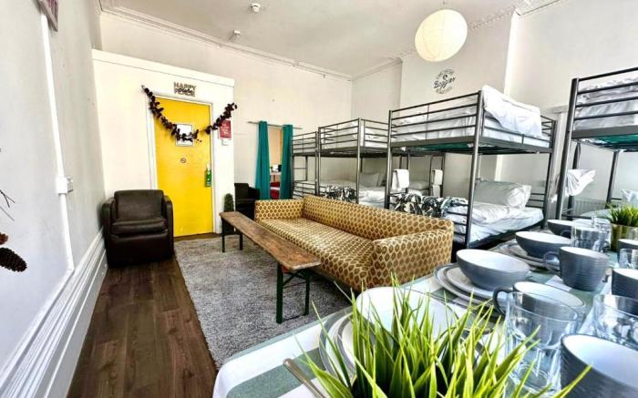 Party Houses for Hens-Stags & Groups