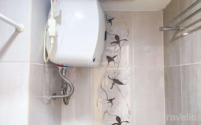 Good Deal 1BR Green Pramuka near Mall By Travelio