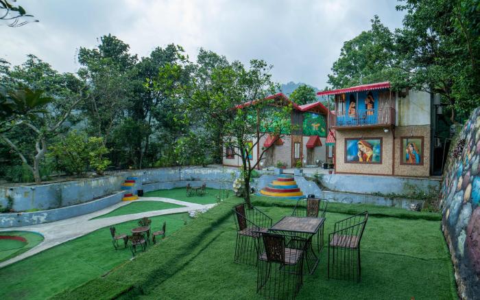 Mudras Grove Resort