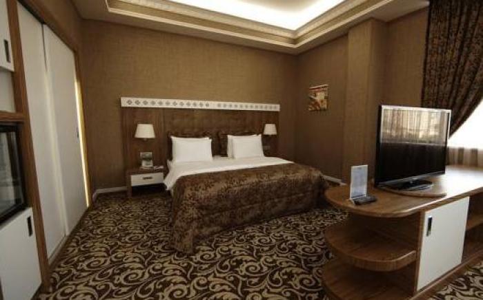 Divan Express Baku Hotel