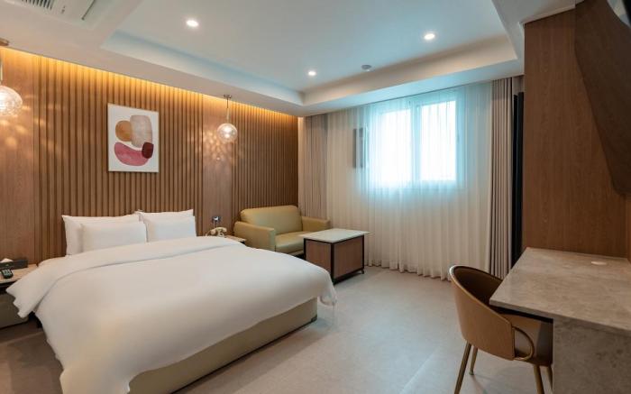 Jecheon Hound Hotel 