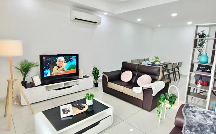 Exquisite 4-BR Level 32 in KSL(Wifi)