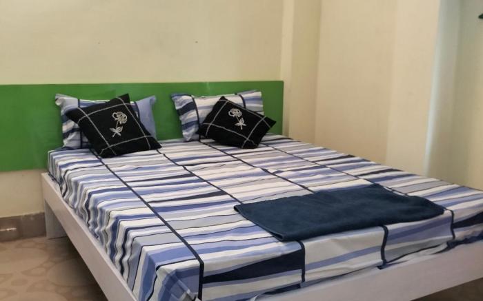 Cozy Homestay  (AC extra chargeable)