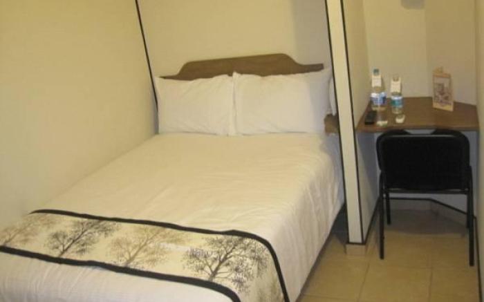 Hotel Mateos 1215