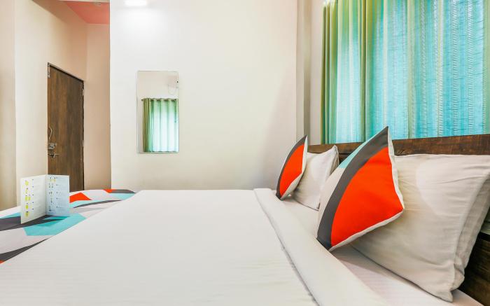 FabExpress Diamond Residency, Airport Road