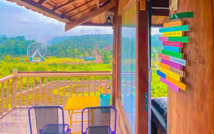 Dambri View Garden-Nha san go tap the