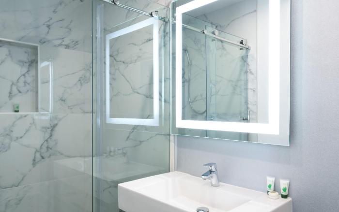 Glen Capri Inn & Suites