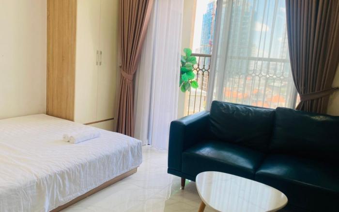 West lake apartment with swimming pool & gym